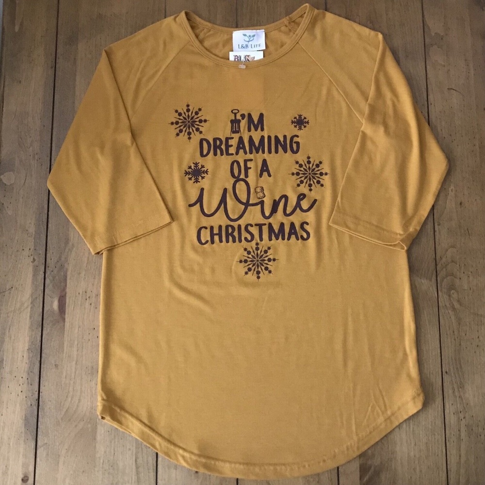 NWT "I'm Dreaming Of A Wine Christmas” Shirt (Small)